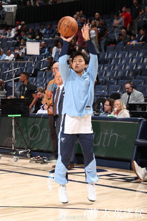 亚洲之光！崔永熙携手河村勇辉对决，篮网力克灰熊